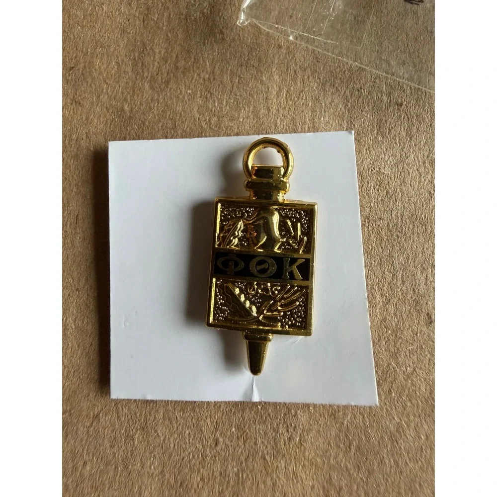 Phi‎ Theta Kappa PTK Magnetic Pin Gold Black Greek Honor Society Unisex